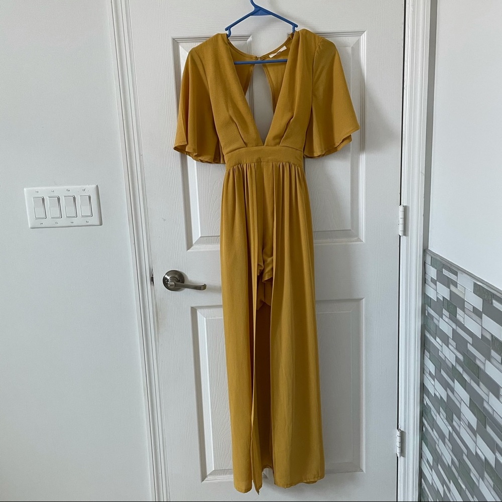 Elegant yellow romper